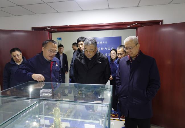國機(jī)集團(tuán)黨委書記、董事長張曉侖到軸研所調(diào)研